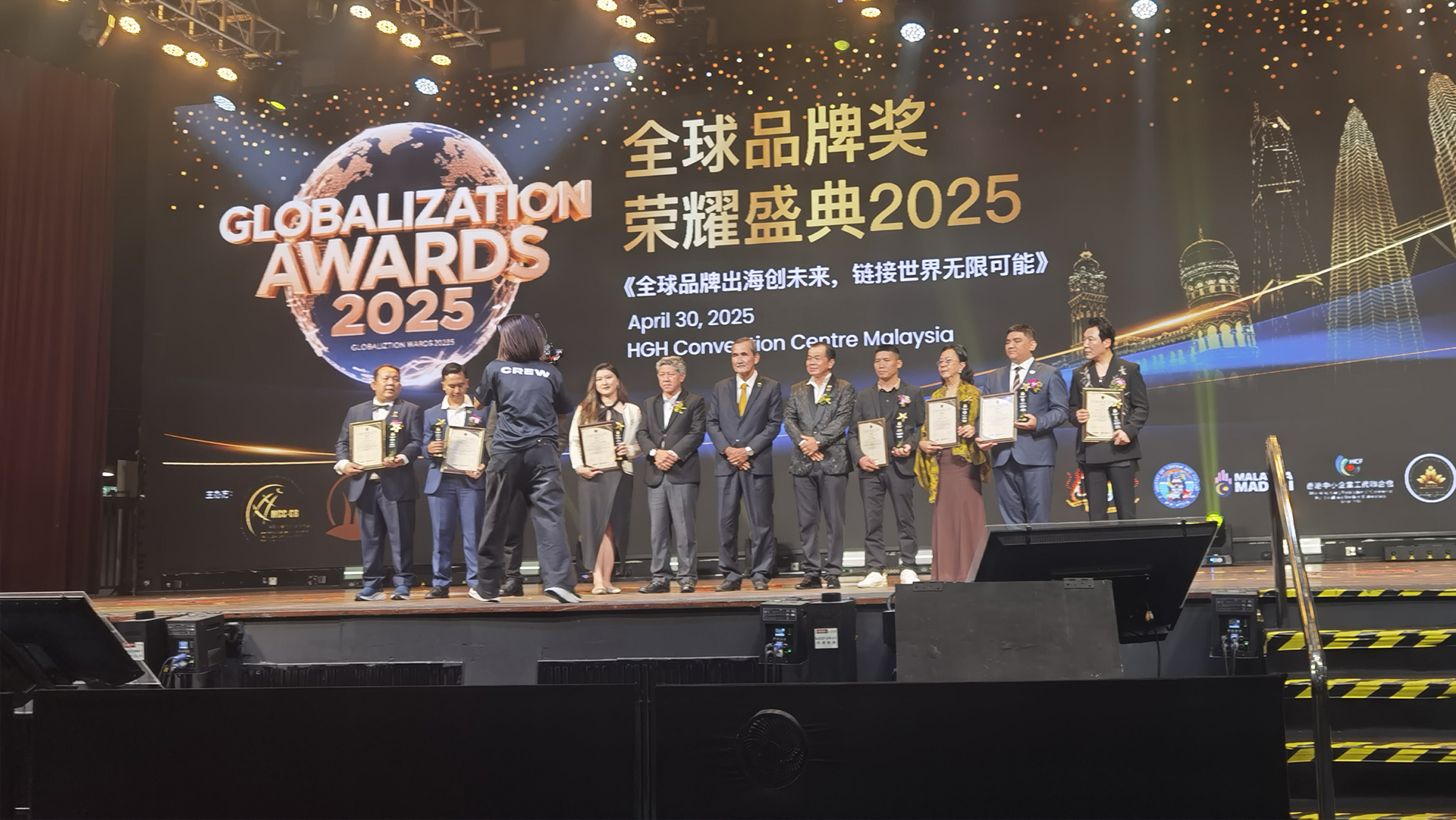 隽和家居荣获2025国际健康睡眠科技金奖 科技睡眠方案闪耀马来西亚荣耀盛典